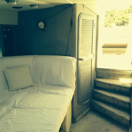 Botel Boat Sunseeker 5*