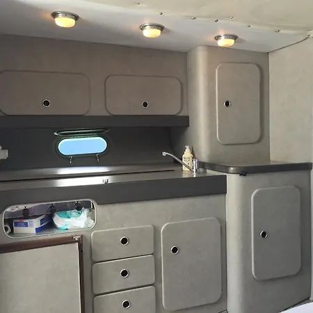 Boat Sunseeker Botel 5*