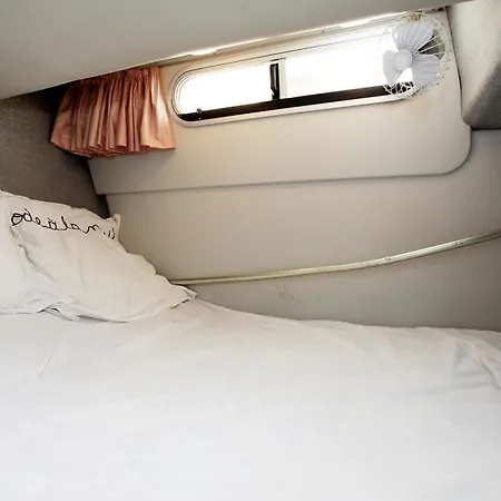 Botel Boat Sunseeker 5*