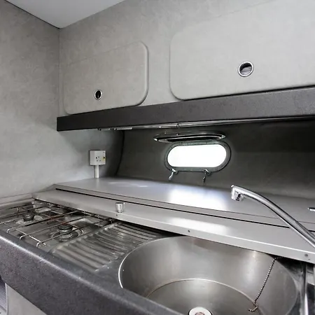 Boat Sunseeker 5*